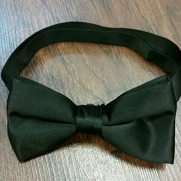 ✨Satin Bowtie✨ - Picture 3 of 4